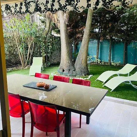 3 Pieces Terrasse, Jardin Апартаменты *