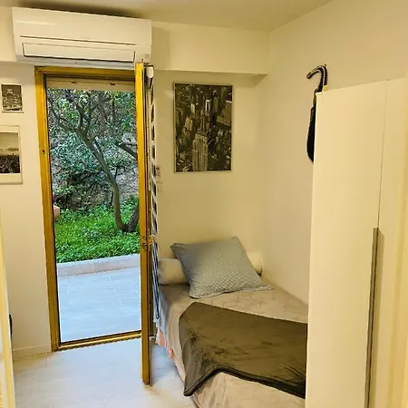 3 Pieces Terrasse, Jardin アパート カンヌ